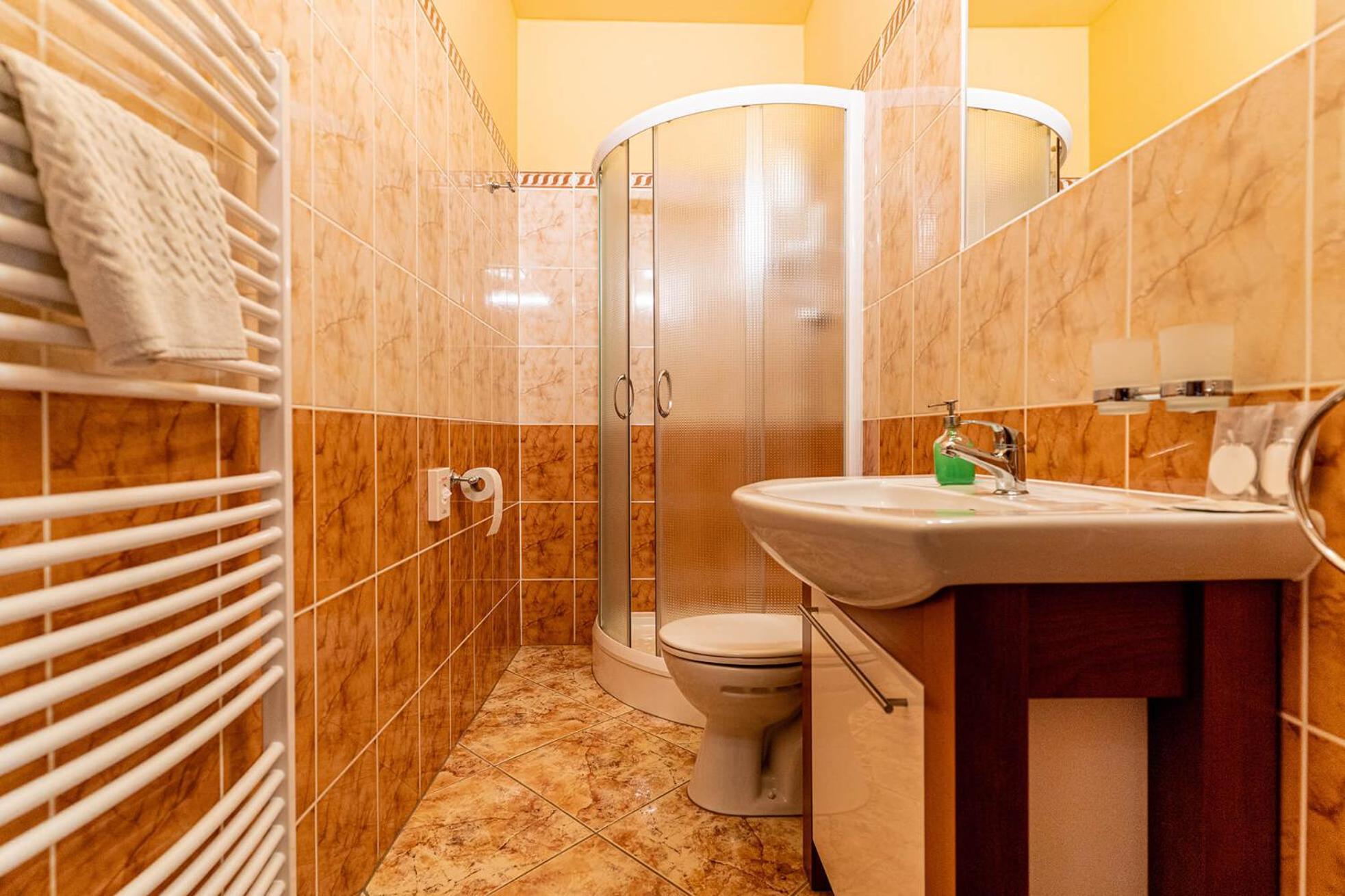 Penzion Cosmopolitan I. Banska Stiavnica Ngoại thất bức ảnh