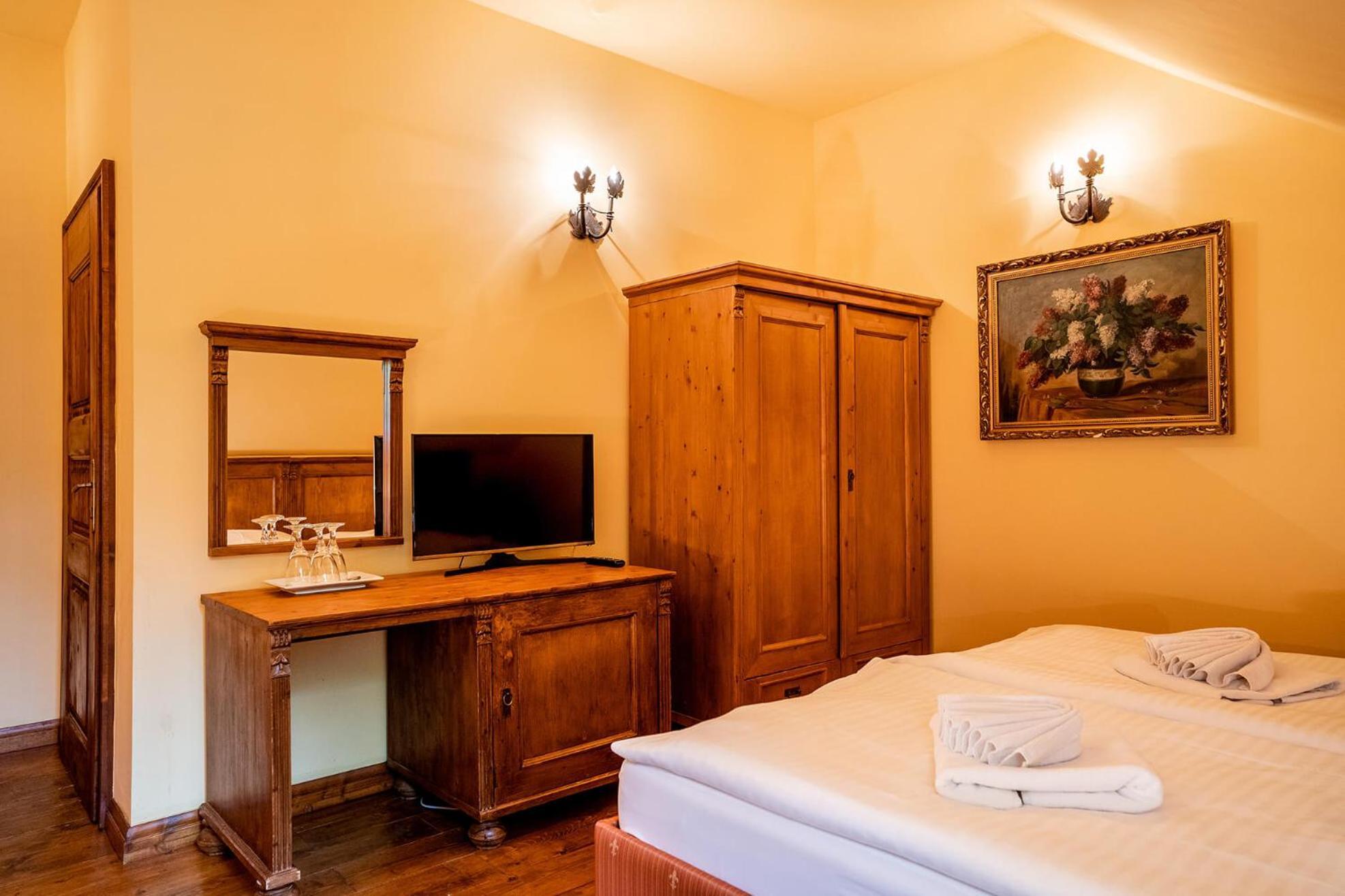 Penzion Cosmopolitan I. Banska Stiavnica Ngoại thất bức ảnh