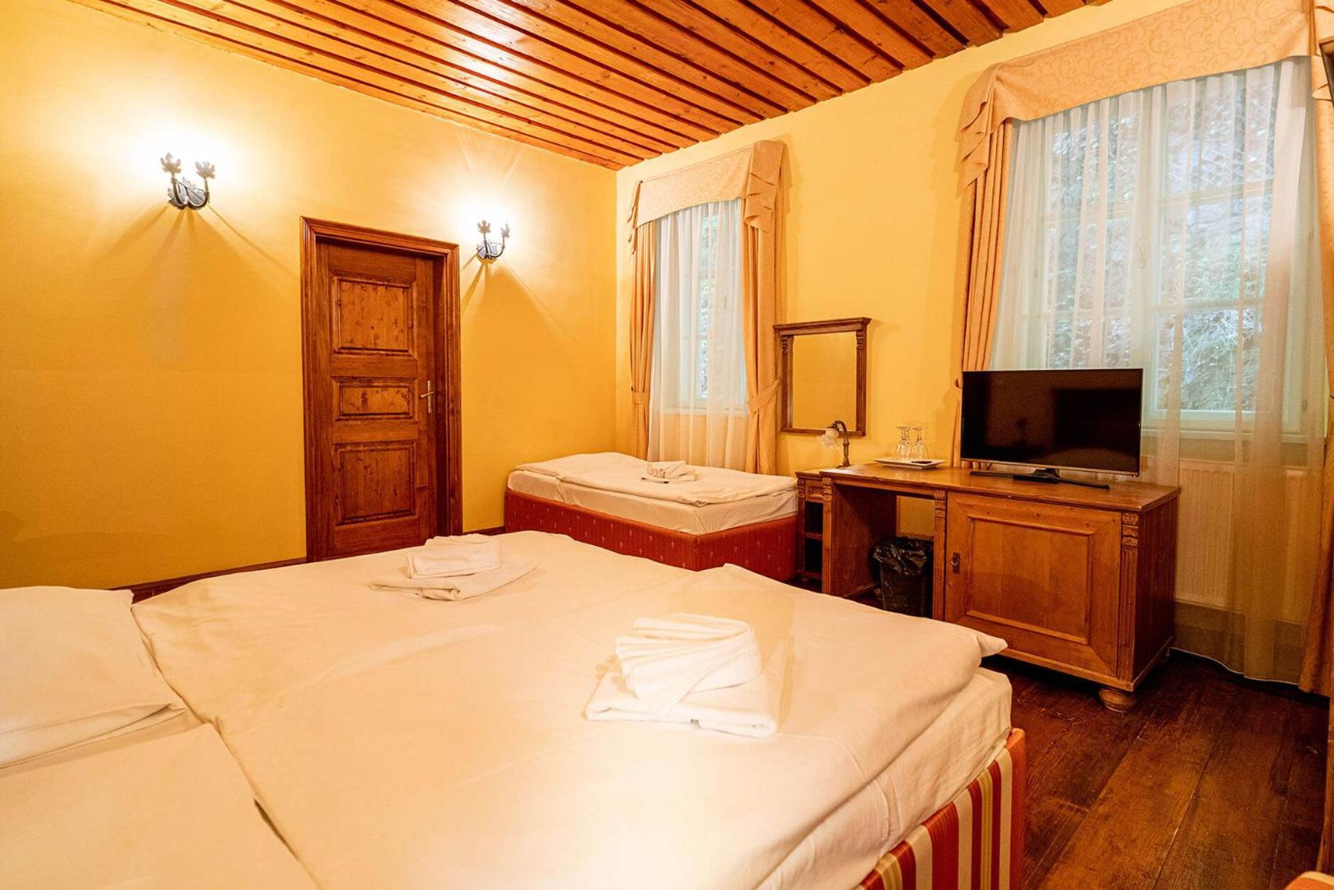 Penzion Cosmopolitan I. Banska Stiavnica Ngoại thất bức ảnh