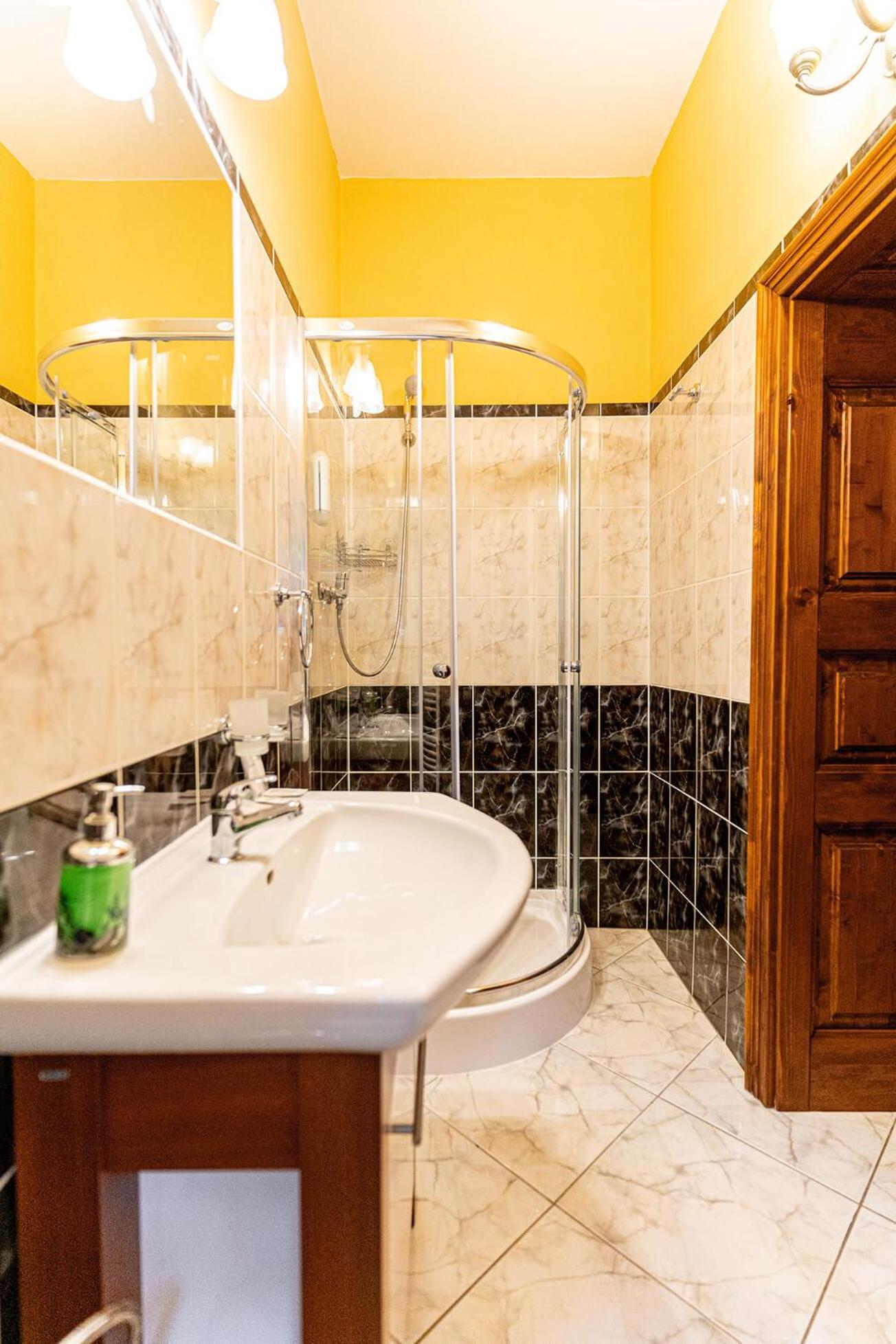 Penzion Cosmopolitan I. Banska Stiavnica Ngoại thất bức ảnh