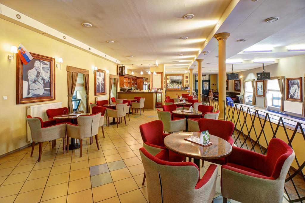 Penzion Cosmopolitan I. Banska Stiavnica Ngoại thất bức ảnh