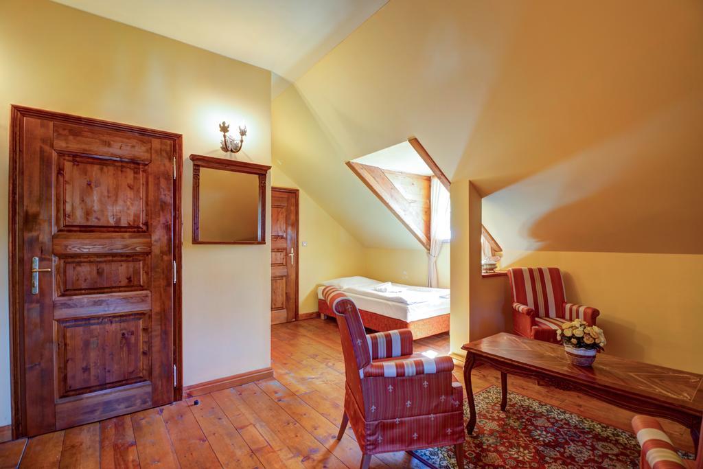 Penzion Cosmopolitan I. Banska Stiavnica Ngoại thất bức ảnh