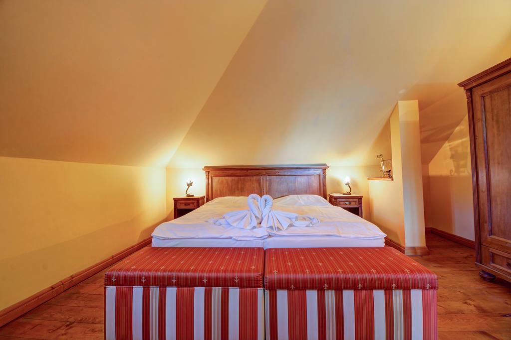 Penzion Cosmopolitan I. Banska Stiavnica Ngoại thất bức ảnh