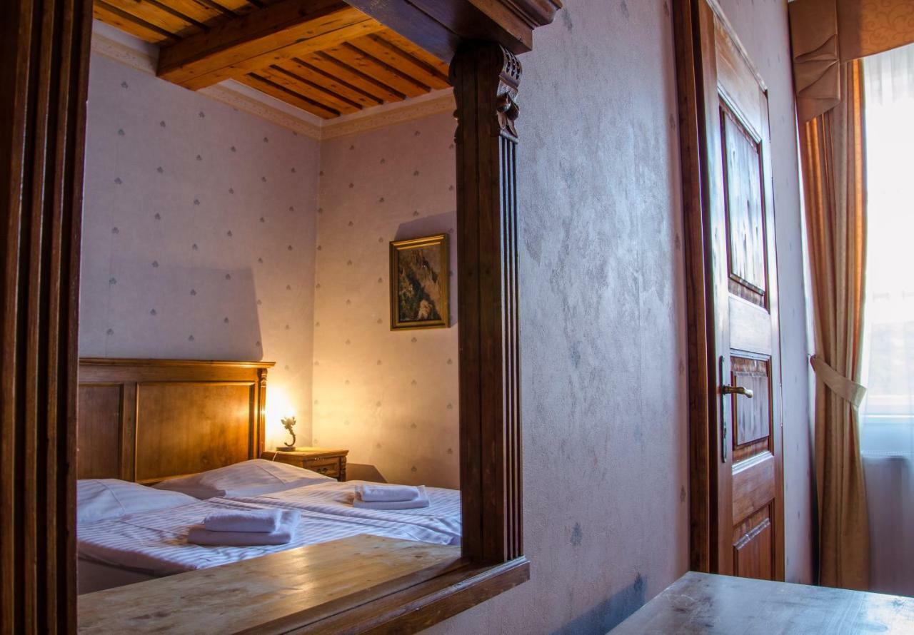 Penzion Cosmopolitan I. Banska Stiavnica Ngoại thất bức ảnh
