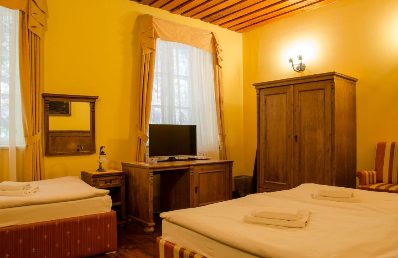 Penzion Cosmopolitan I. Banska Stiavnica Ngoại thất bức ảnh